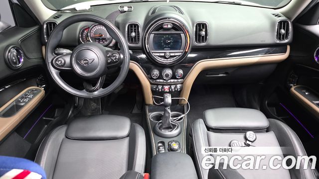 MINI Countryman — interior