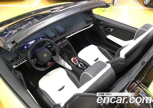 Lamborghini Huracan — interior