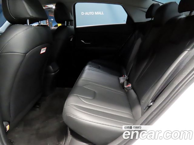 Hyundai Avante — interior