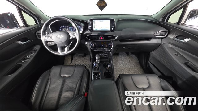 Hyundai Santa Fe — interior