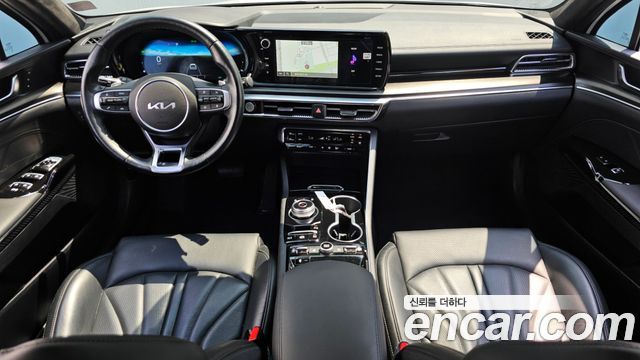 Kia K5 — interior