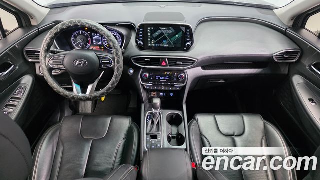 Hyundai Santa Fe — interior