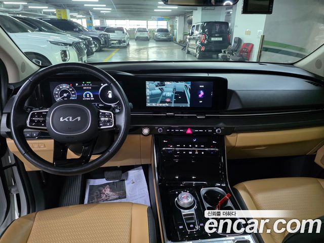 Kia Carnival — interior