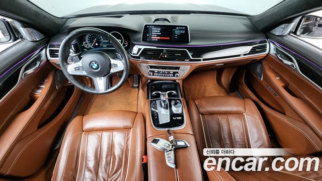 BMW 7 Series — interior