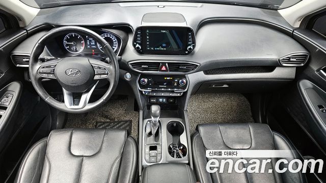 Hyundai Santa Fe — interior