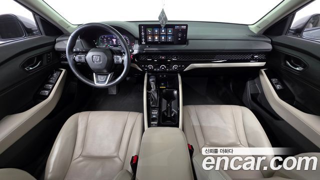 Honda Accord — interior