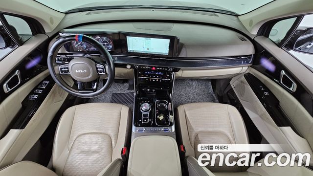 Kia Carnival — interior