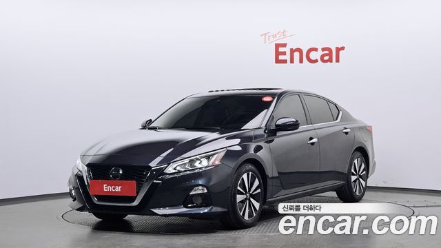 Nissan Altima — exterior