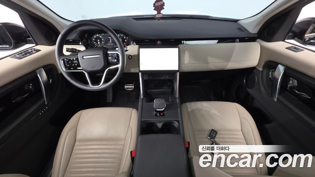 Land Rover Discovery Sport — interior