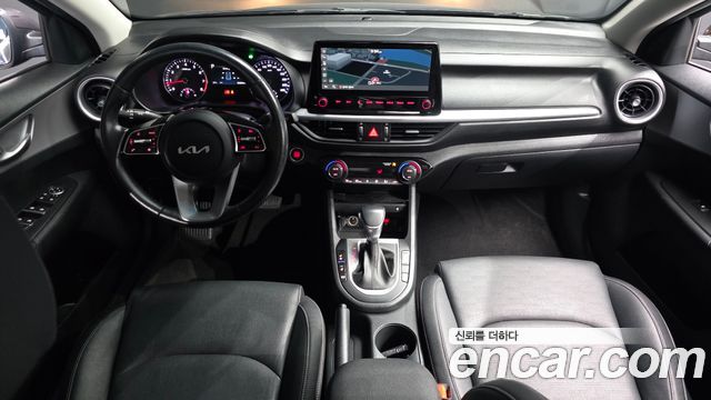 Kia K3 — interior
