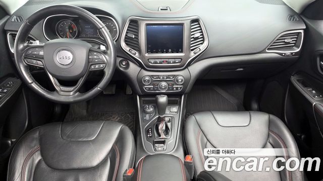 Jeep Cherokee — interior