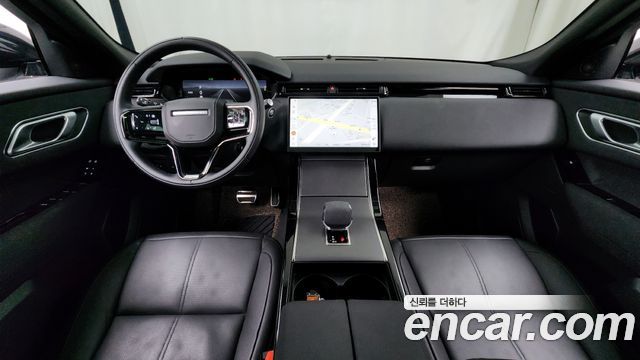 Land Rover Range Rover Velar — interior
