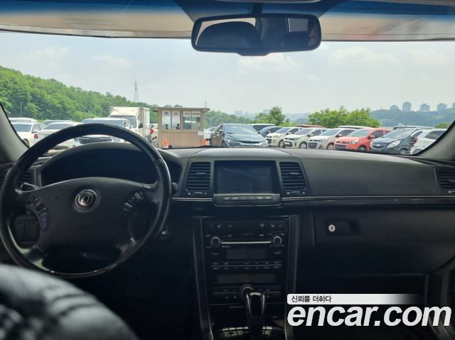 Kia Opirus — interior