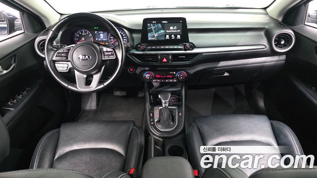 Kia K3 — interior