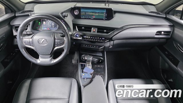 Lexus UX — interior