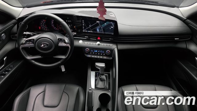 Hyundai Avante — interior