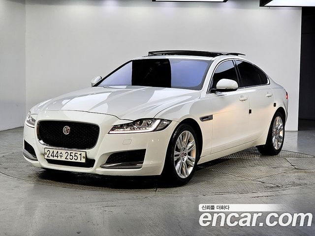 Jaguar XF — exterior