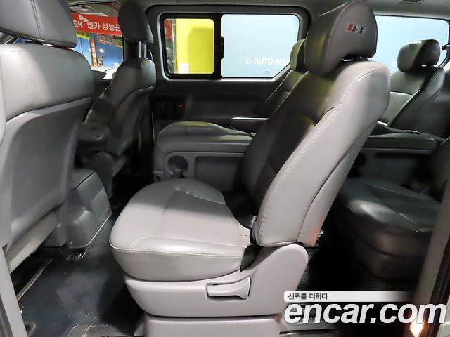 Hyundai Starex — interior