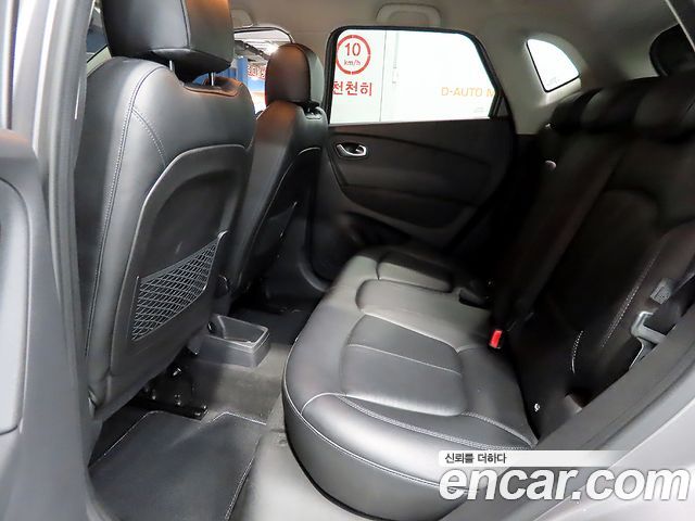 Renault Korea QM3 — interior