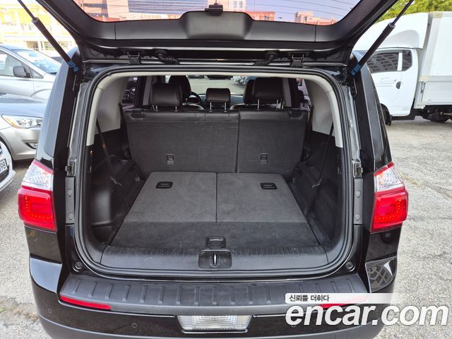 Chevrolet Korea Orlando — interior