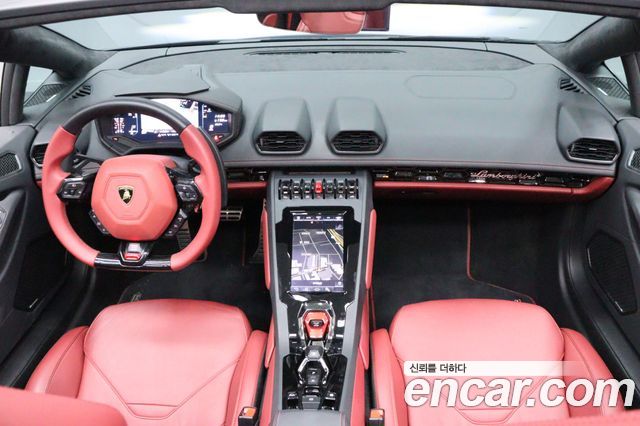 Lamborghini Huracan — interior