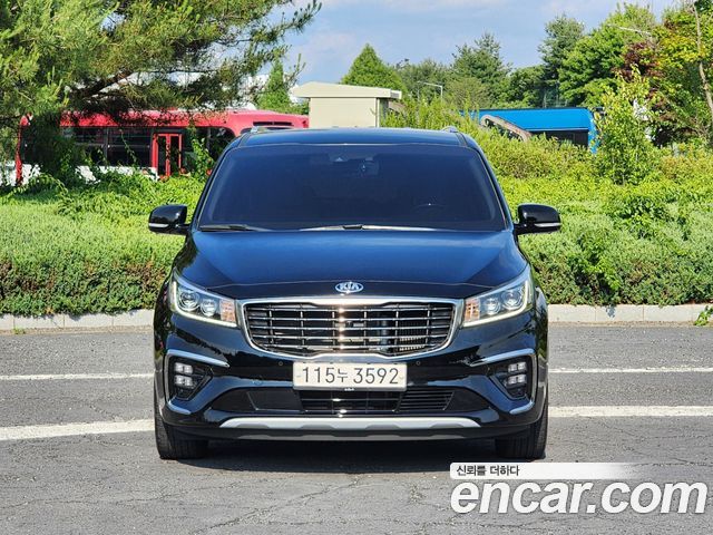 Kia Carnival — exterior