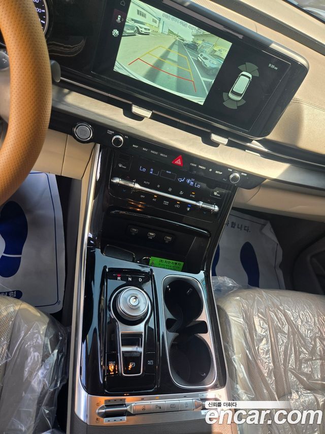 Kia Carnival — interior