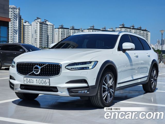 Volvo V90 — exterior