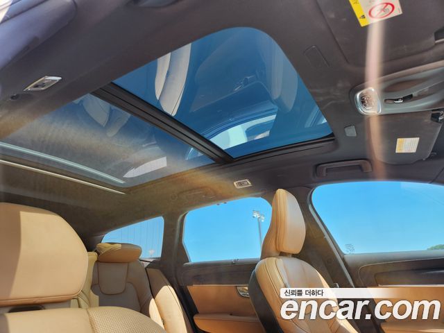 Volvo V90 — interior