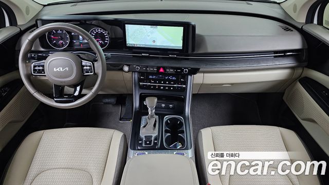Kia Carnival — interior