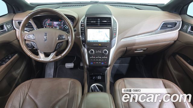 Lincoln MKC — interior