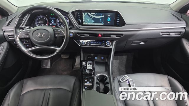 Hyundai Sonata — interior
