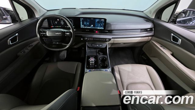 Kia Carnival — interior