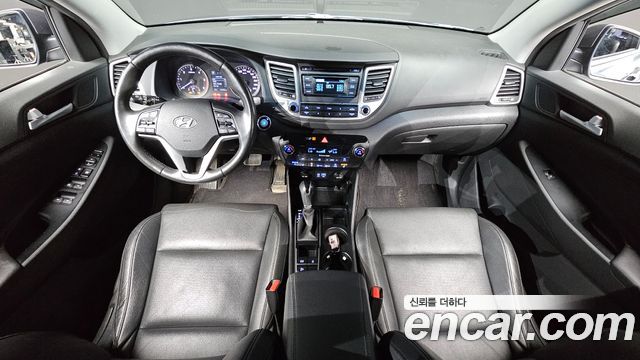 Hyundai Tucson — interior