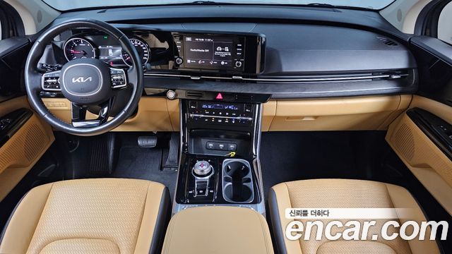 Kia Carnival — interior