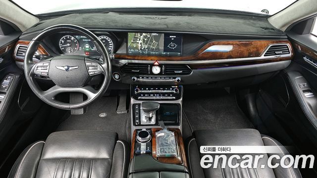 Genesis EQ900 — interior
