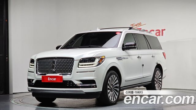 Lincoln Navigator — exterior