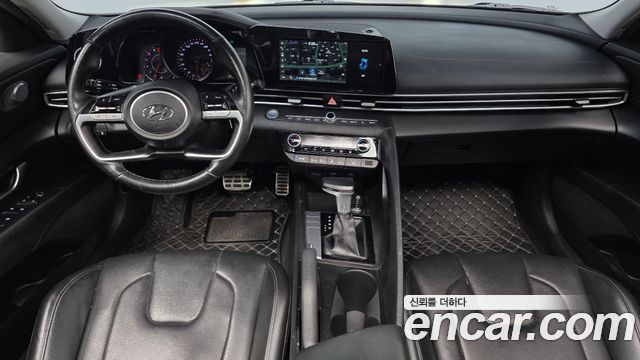 Hyundai Avante — interior