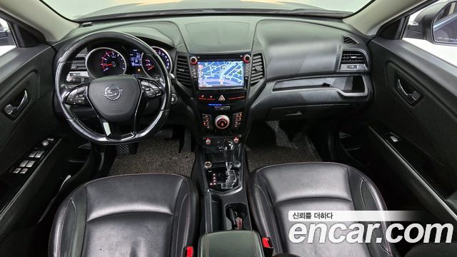 KG Mobility Tivoli — interior