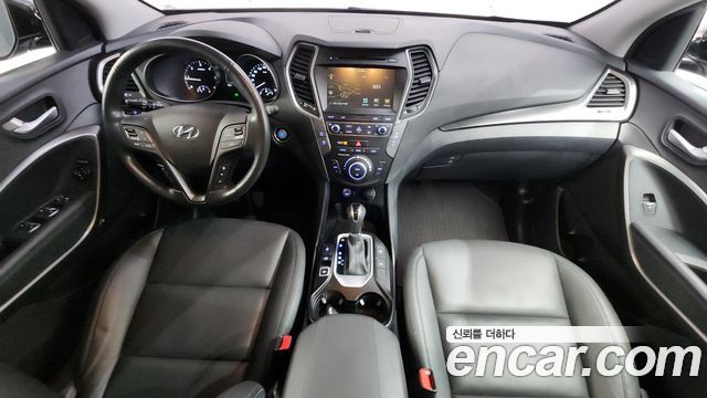 Hyundai Santa Fe — interior