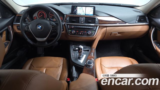 BMW 3 Series — interior