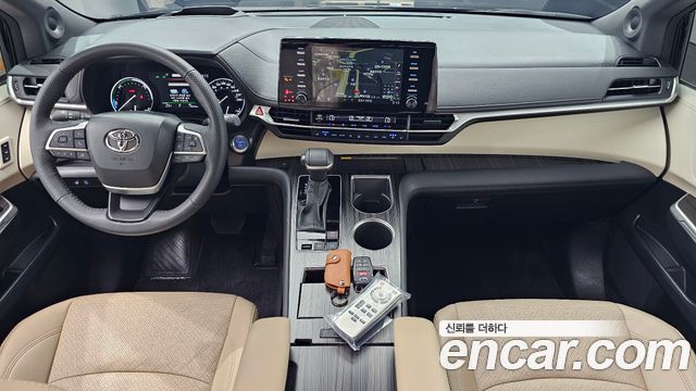 Toyota Sienna — interior