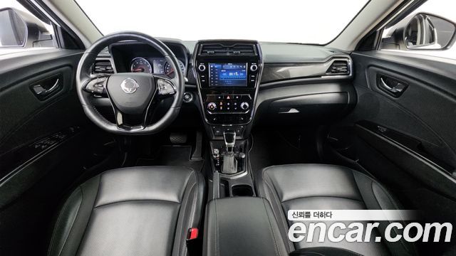 KG Mobility Tivoli — interior