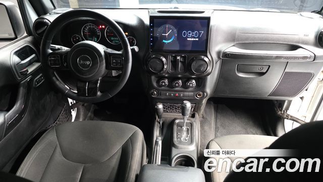 Jeep Wrangler — interior