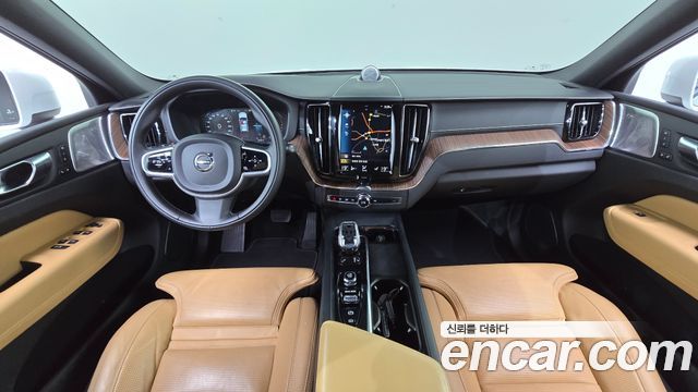 Volvo XC60 — interior