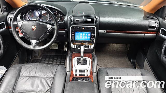 Porsche Cayenne — interior