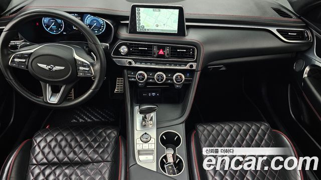 Genesis G70 — interior