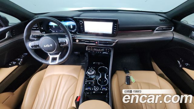 Kia K5 — interior