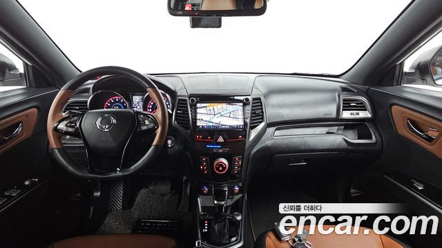 KG Mobility Tivoli — interior