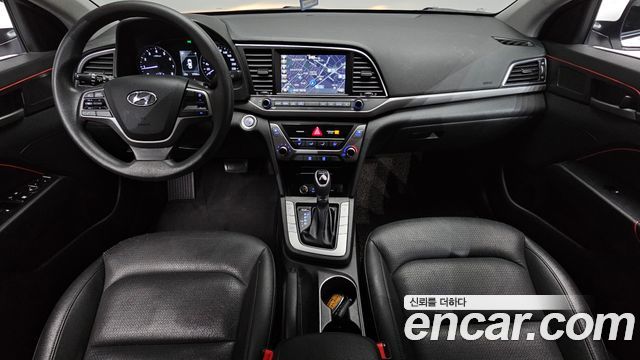 Hyundai Avante — interior
